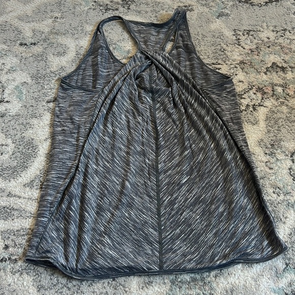 Lululemon Essential Tank - Picture 6 of 8